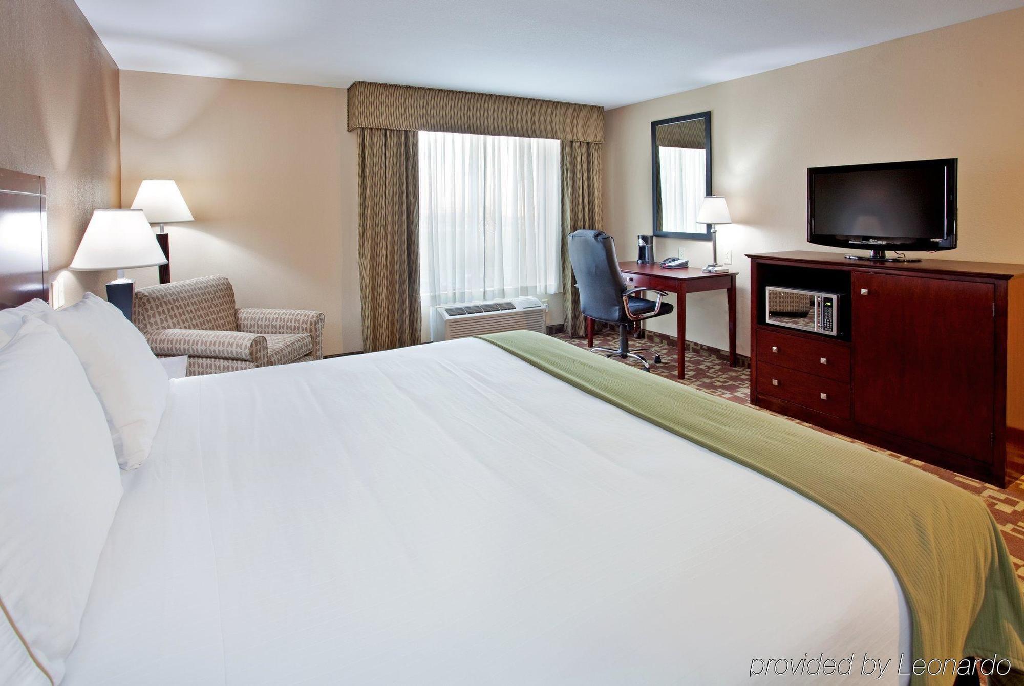 Holiday Inn Express Hotel & Suites St. Charles By Ihg Saint Charles Oda fotoğraf