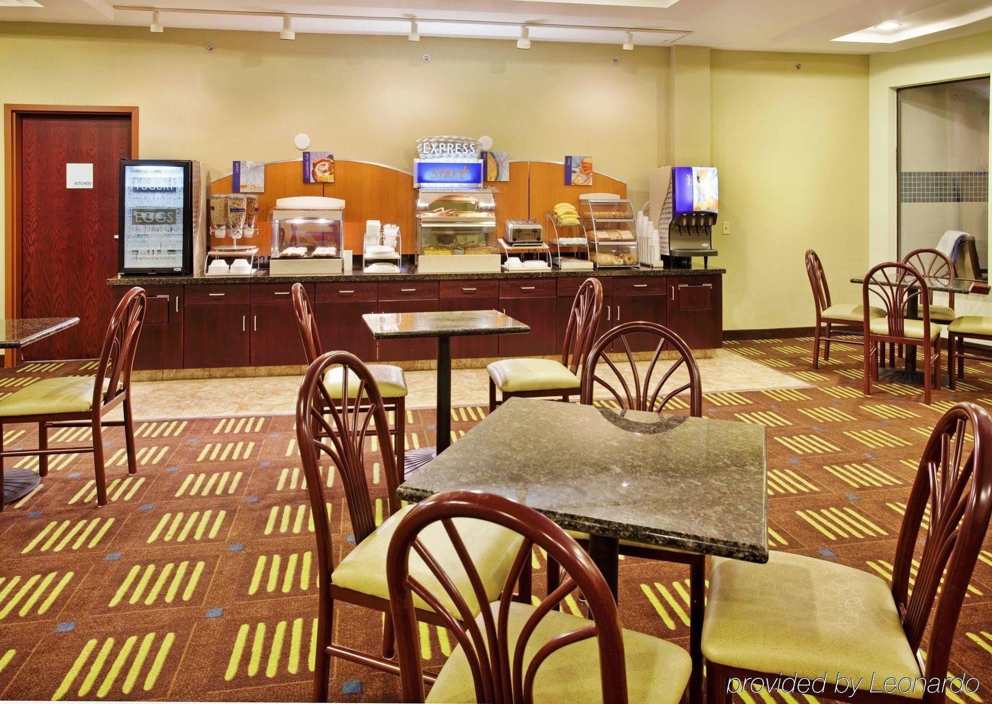 Holiday Inn Express Hotel & Suites St. Charles By Ihg Saint Charles Restoran fotoğraf